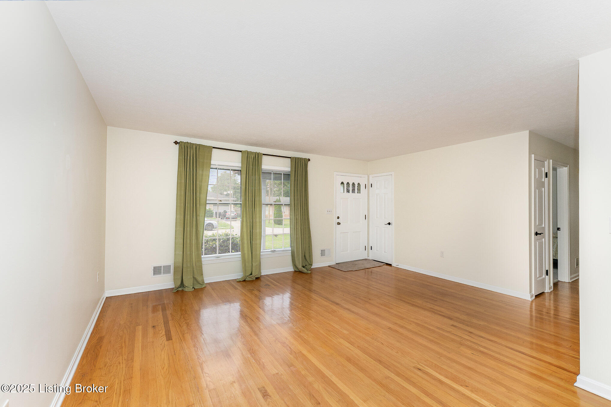 712 Palatka Rd, Louisville, Pennsylvania image 6