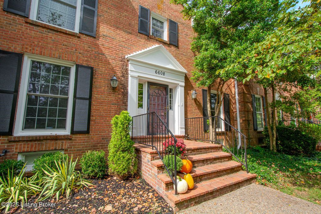 Photo of 6608 Deep Creek Dr, Prospect, KY 40059 (MLS # 1709425)