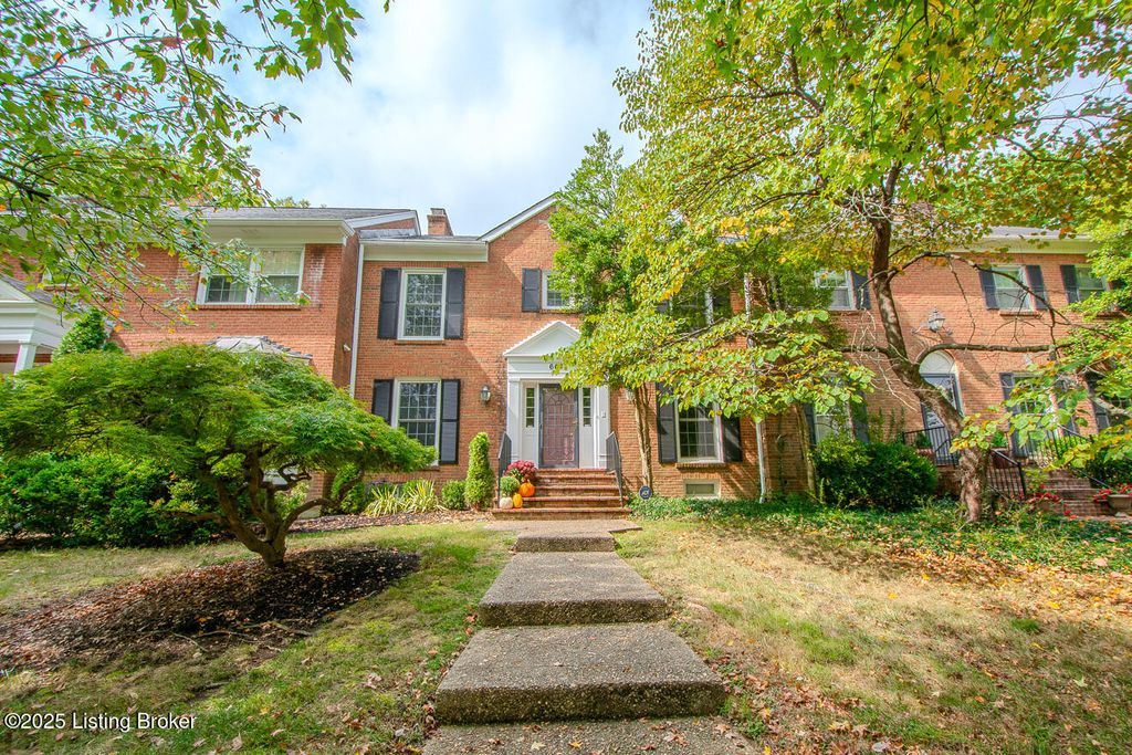 Photo of 6608 Deep Creek Dr, Prospect, KY 40059 (MLS # 1709425)