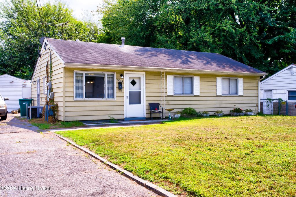 Photo of 4804 Granada Dr, Louisville, KY 40272 (MLS # 1706831)