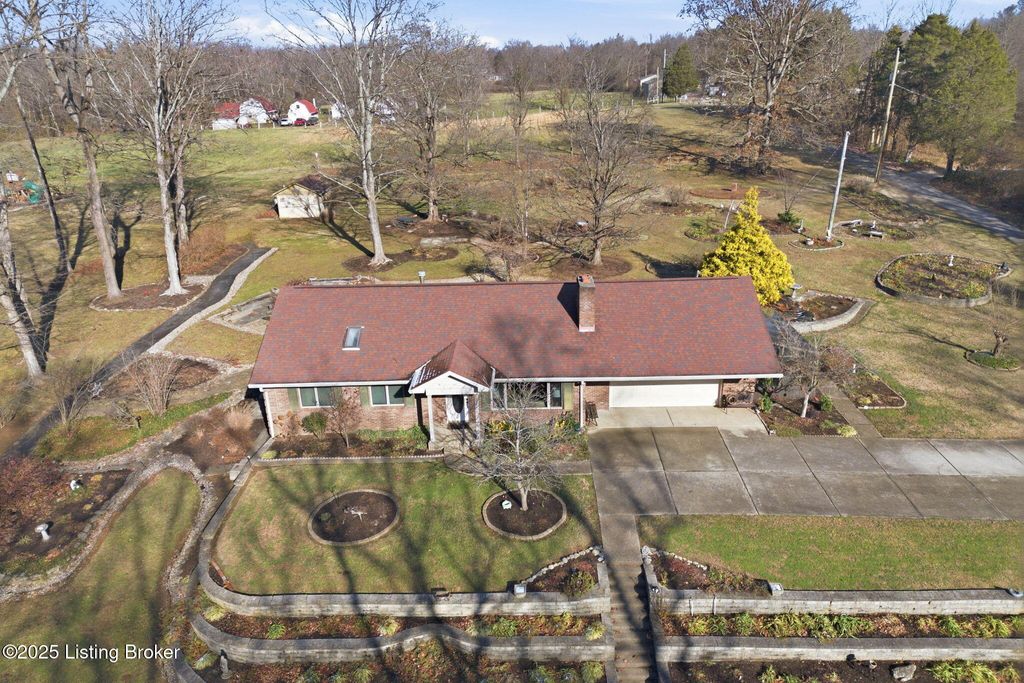 Photo of 9701 Fern Creek Rd, Louisville, KY 40291 (MLS # 1705153)