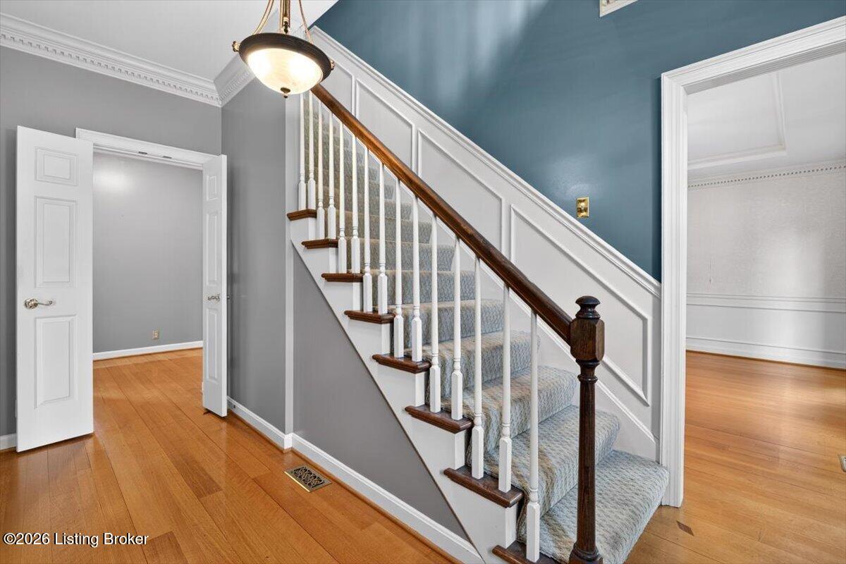 611 Lake Forest Pkwy