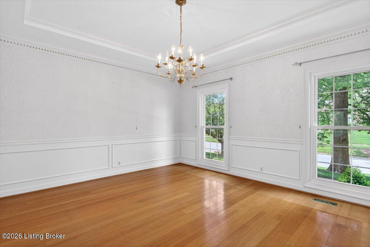 611 Lake Forest Pkwy