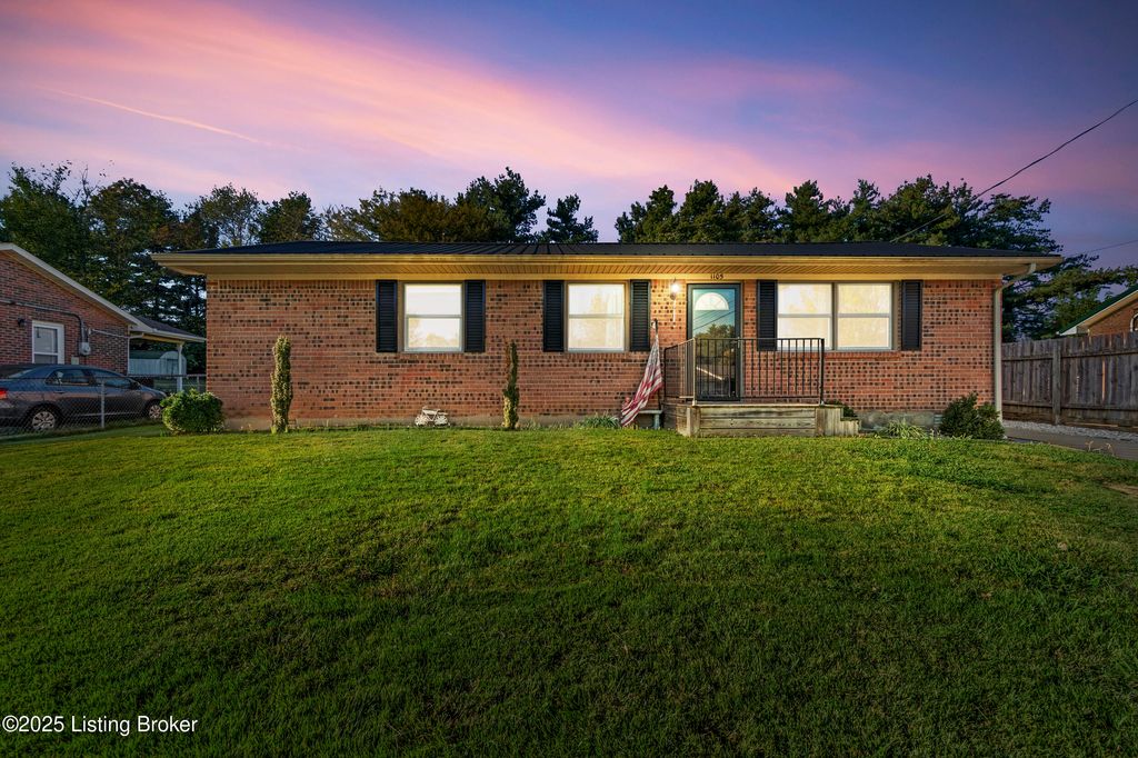 Photo of 1105 Emory Rd, Elizabethtown, KY 42701 (MLS # 1701178)