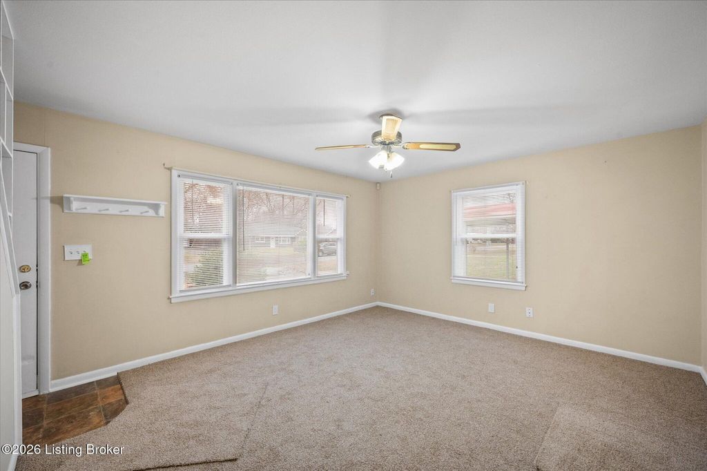Photo of 5416 Sir Barton Rd, Louisville, KY 40272 (MLS # 1716289)