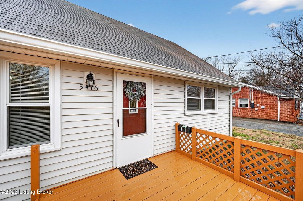 Photo of 5416 Sir Barton Rd, Louisville, KY 40272 (MLS # 1716289)