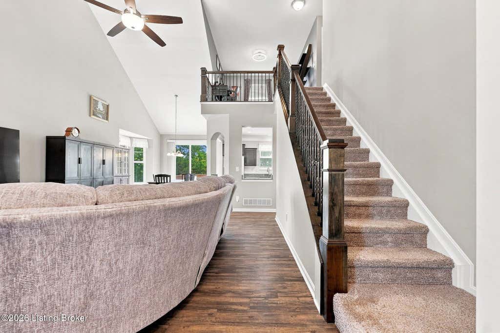Photo of 10004 Creek View Estates Dr, Louisville, KY 40291 (MLS # 1726177)