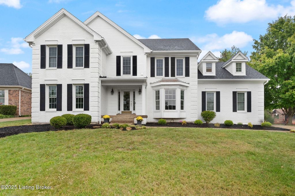 Photo of 14305 Glensford Pl, Louisville, KY 40245 (MLS # 1700155)