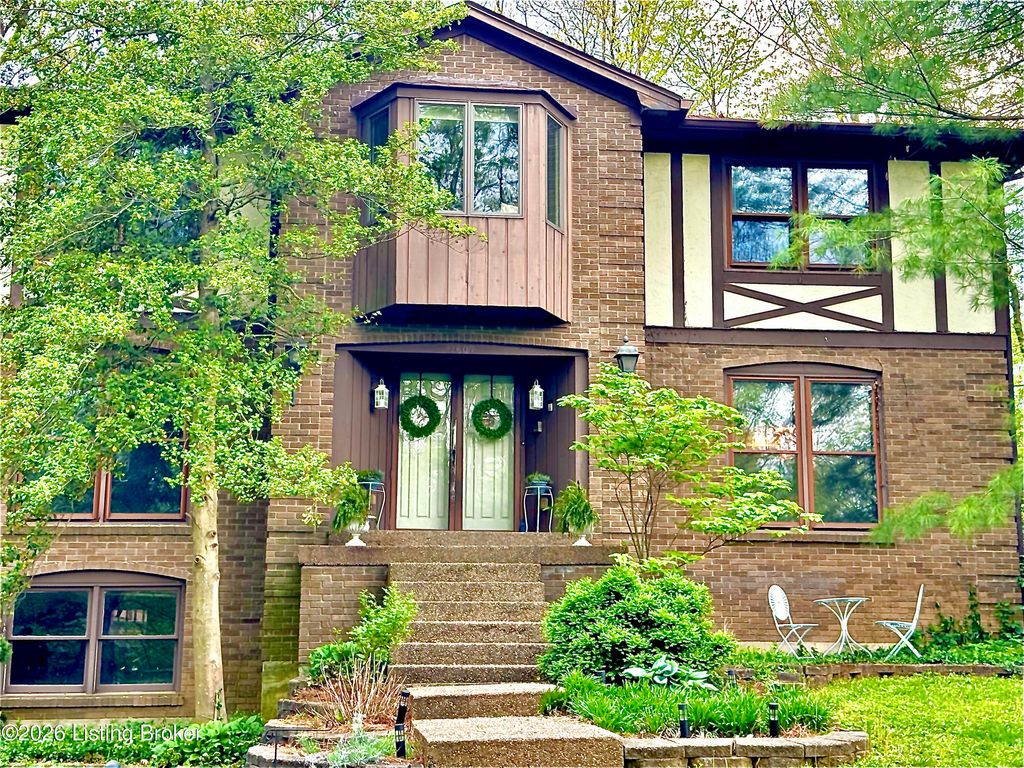 Photo of 7607 Briarwood Dr, Crestwood, KY 40014 (MLS # 1714832)