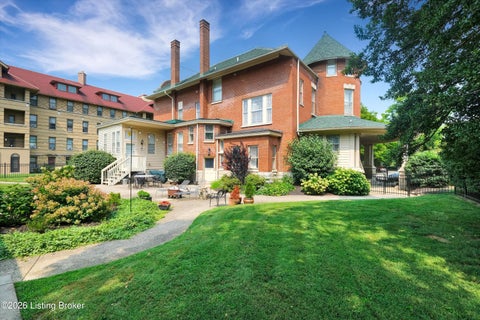 Condo For Sale - 2026 Cherokee Pkwy #APT A<br/> Louisville, KY 40204