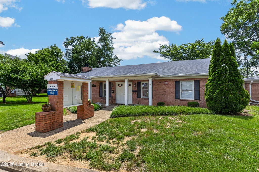 Photo of 709 Donard Park Ave, Louisville, KY 40218 (MLS # 1727740)