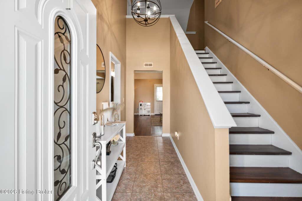 Photo of 3913 Mimosa View Dr, Louisville, KY 40299 (MLS # 1724490)