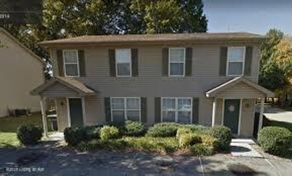 Photo of 3512 Hamburg Pike #APT 15, Jeffersonville, IN 47130 (MLS # 1705777)