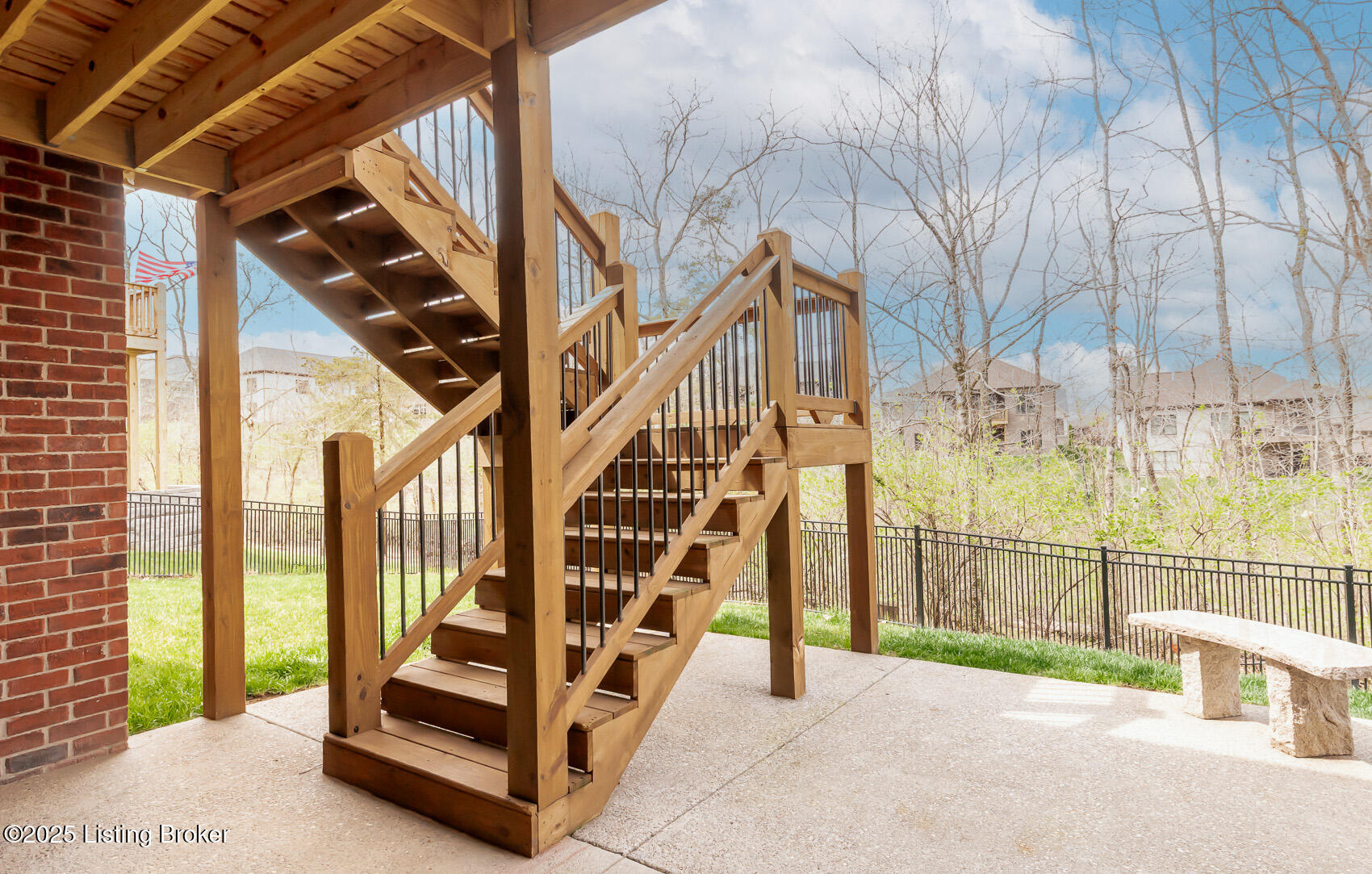 2416 Middle Creek Ct, Fisherville, Kentucky image 4