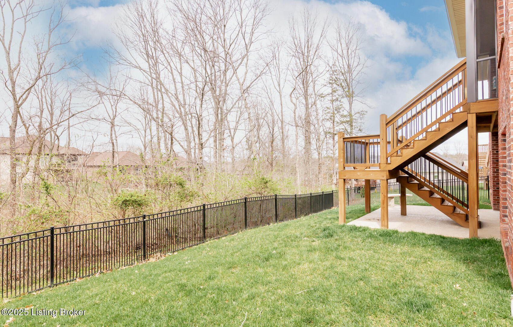 2416 Middle Creek Ct, Fisherville, Kentucky image 3