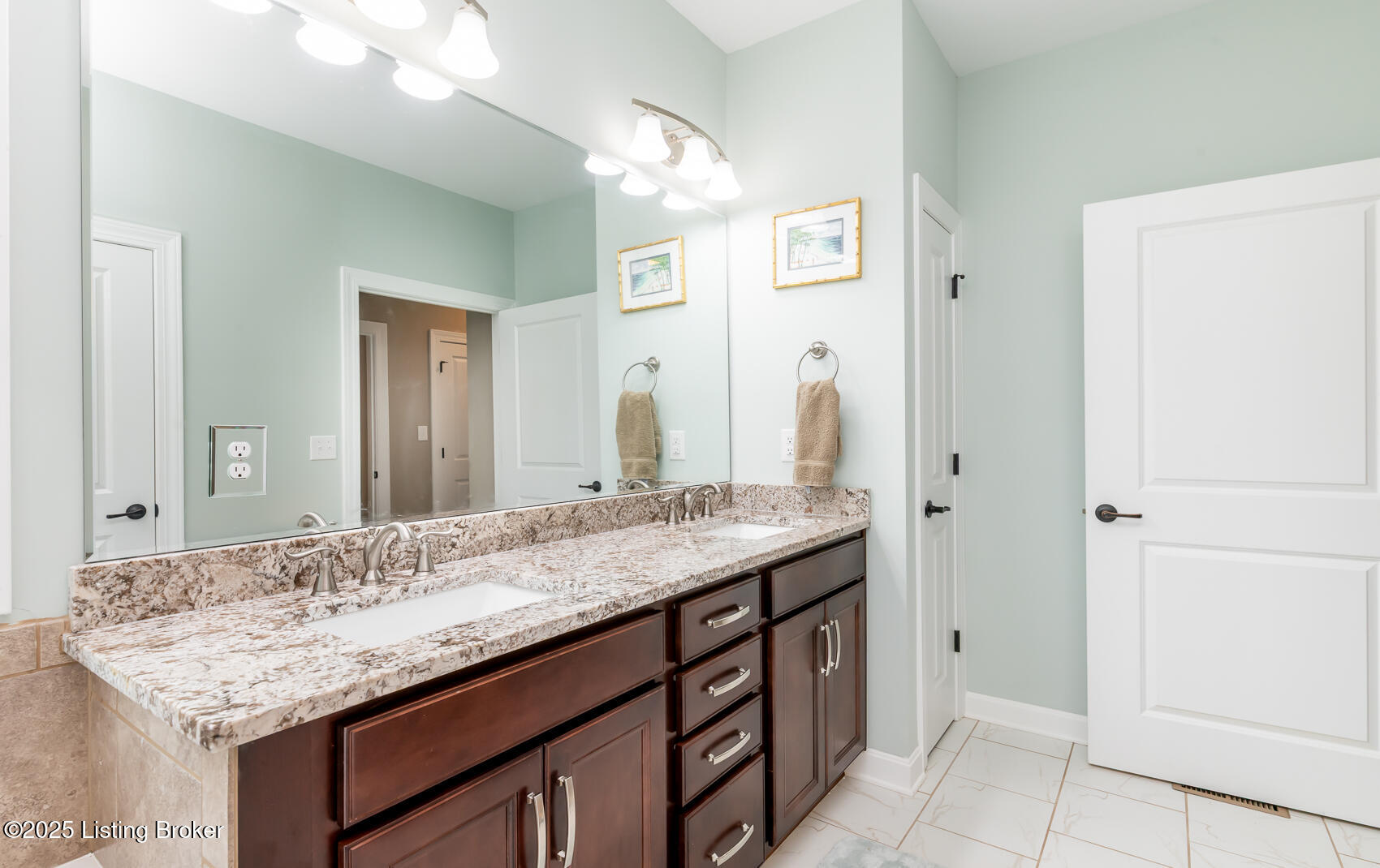 2416 Middle Creek Ct, Fisherville, Kentucky image 34