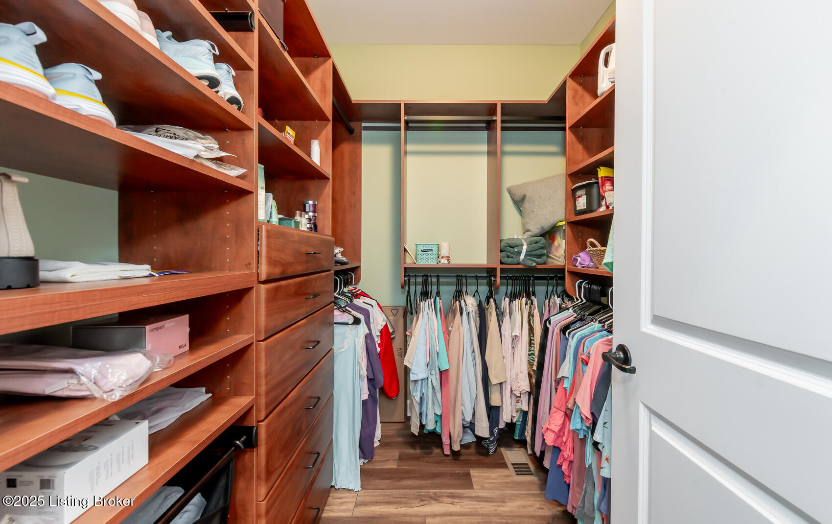 2416 Middle Creek Ct, Fisherville, Kentucky image 31