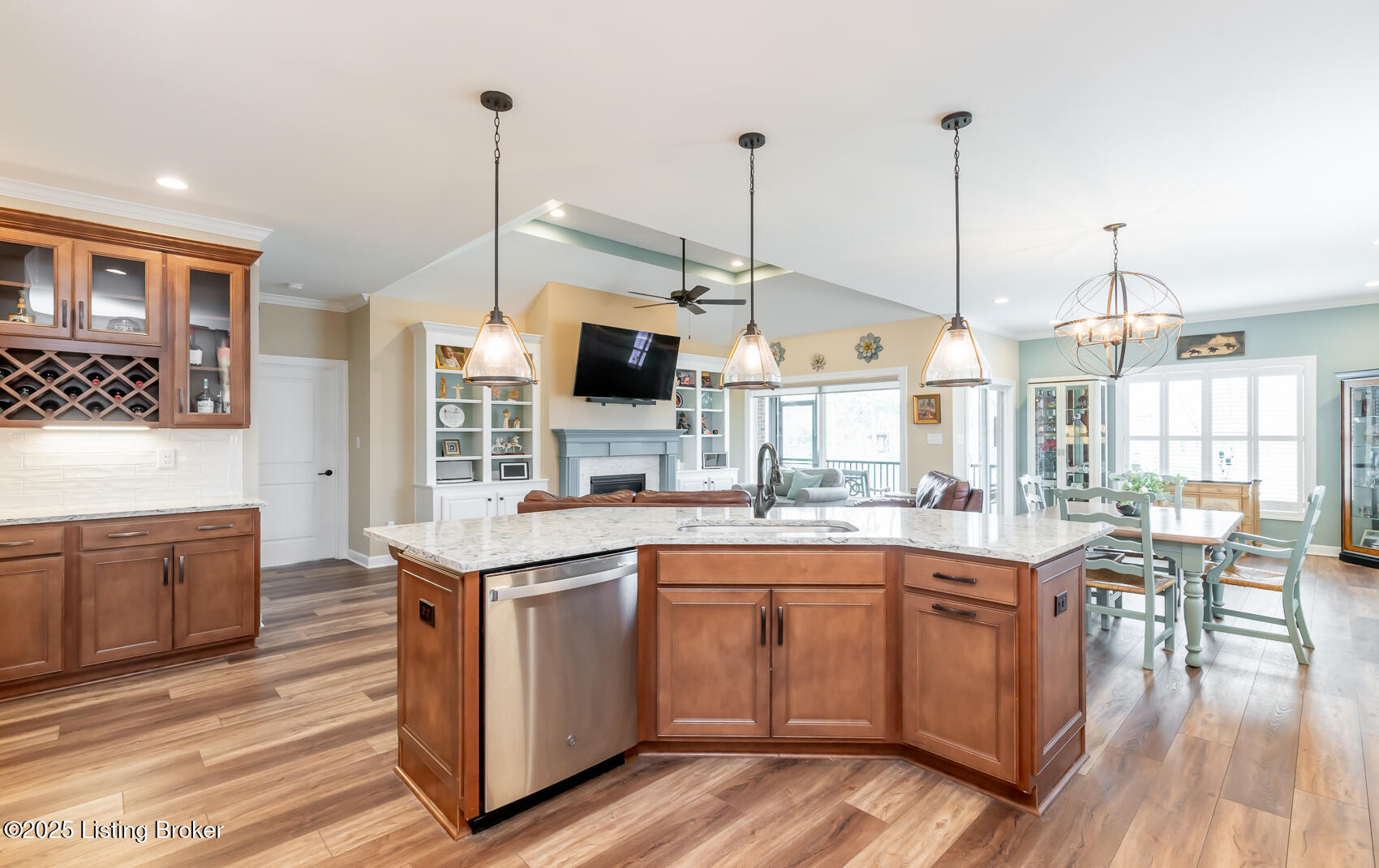 2416 Middle Creek Ct, Fisherville, Kentucky image 7