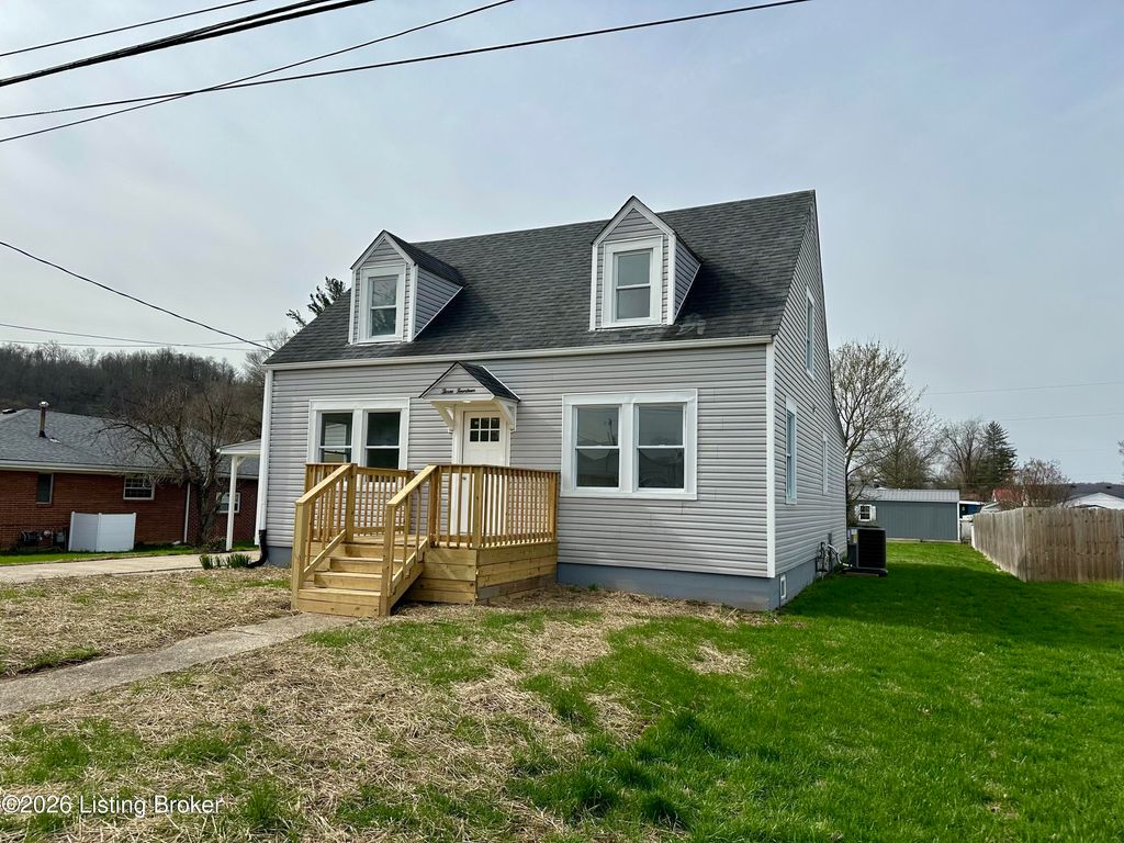 Photo of 314 Grobmyer Ave, Carrollton, KY 41008 (MLS # 1711773)