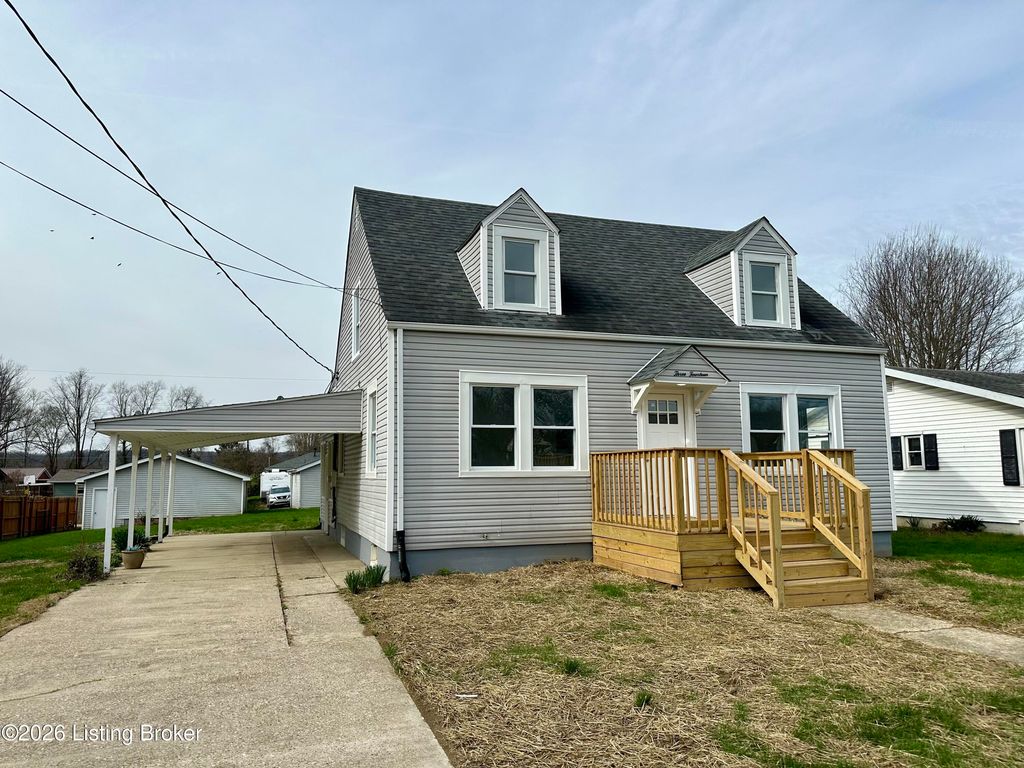 Photo of 314 Grobmyer Ave, Carrollton, KY 41008 (MLS # 1711773)