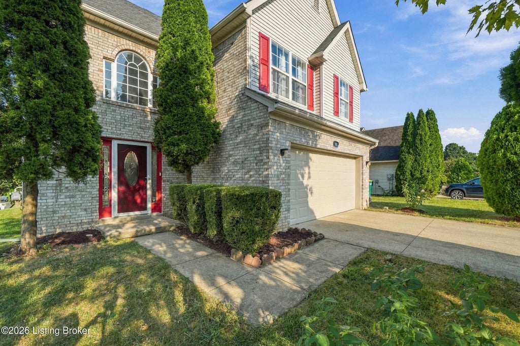 Photo of 5003 Middlesex Dr, Louisville, KY 40245 (MLS # 1729612)