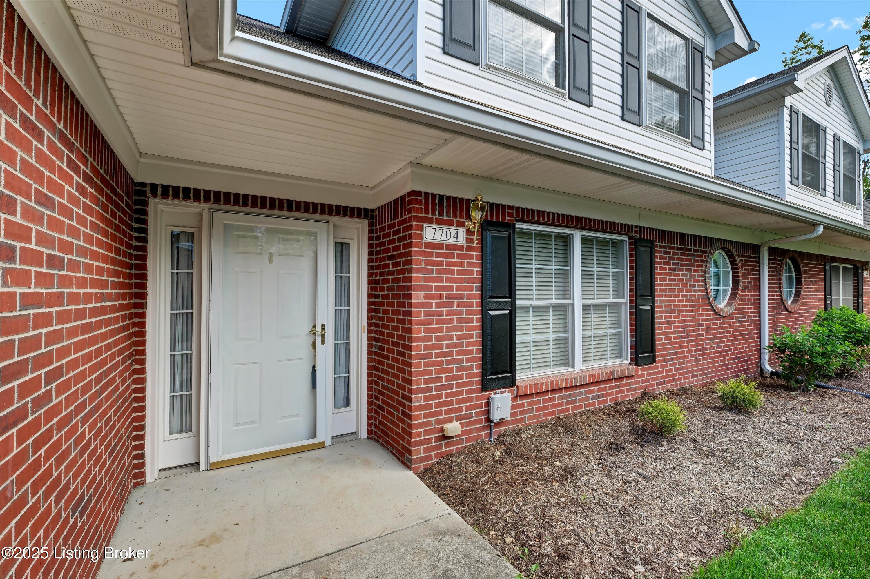 7704 Turtle Run Ct, Prospect, Pennsylvania image 2