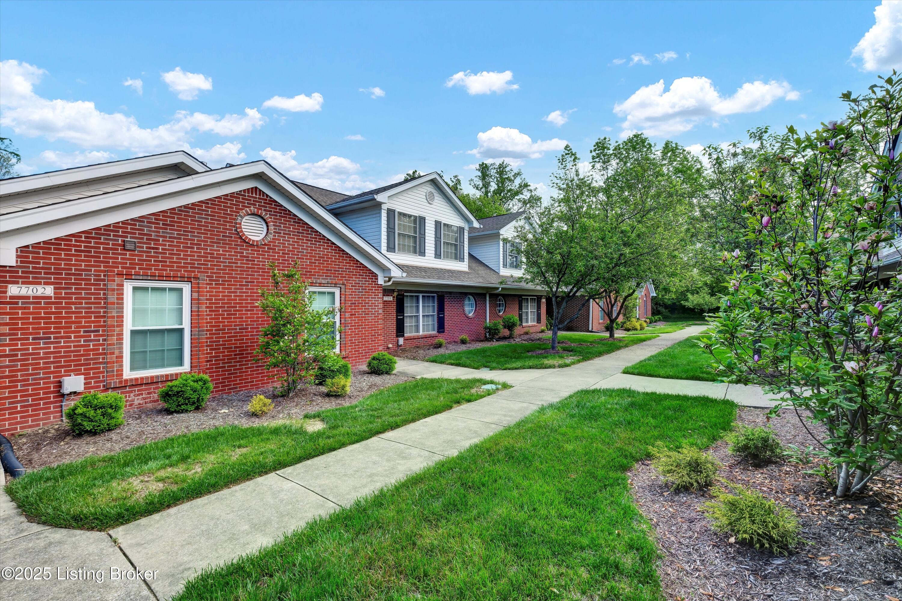 7704 Turtle Run Ct, Prospect, Pennsylvania image 1