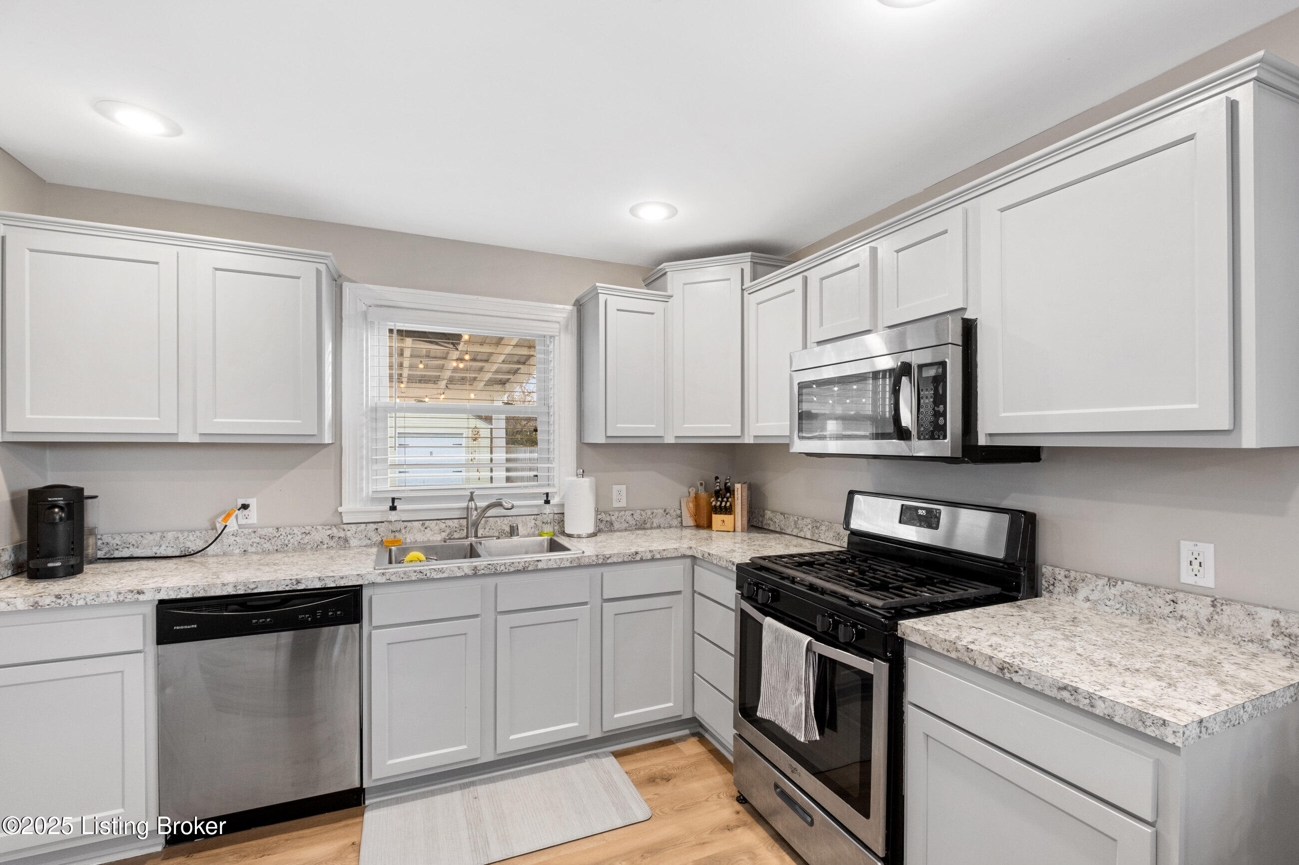 419 Marquette Dr, Louisville, Kentucky image 8