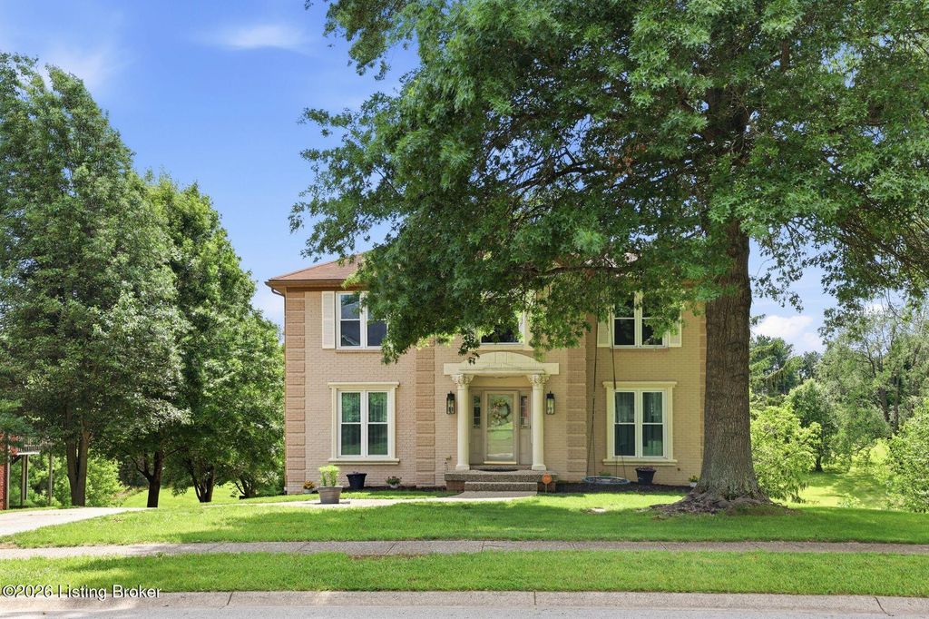 Photo of 2781 Brassfield Cir, Shelbyville, KY 40065 (MLS # 1720152)