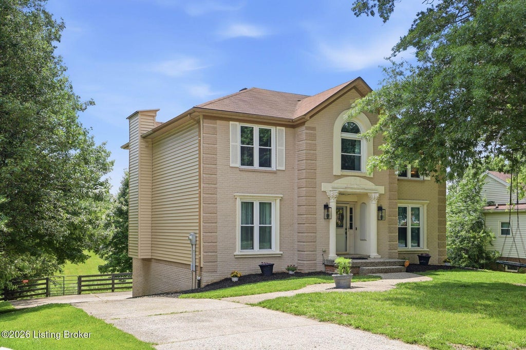 Photo of 2781 Brassfield Cir, Shelbyville, KY 40065 (MLS # 1720152)