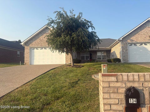 Homes For Sale - 134 Shawnee Ct<br/> Shepherdsville, KY 40165
