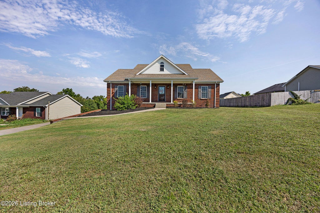 Photo of 102 Comanche Ct, Bloomfield, KY 40008 (MLS # 1729557)