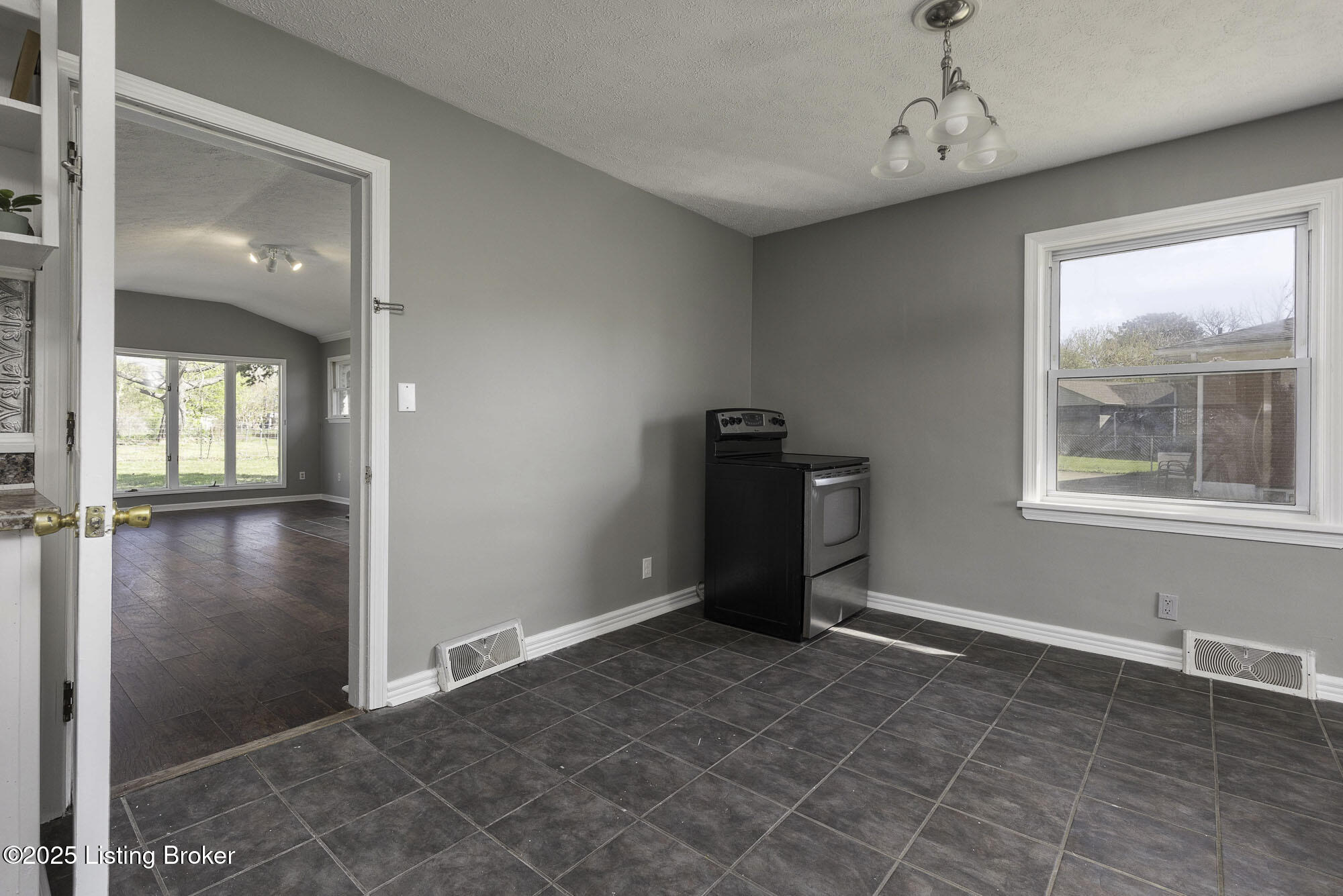 10606 Emma Jean Way, Louisville, Pennsylvania image 9