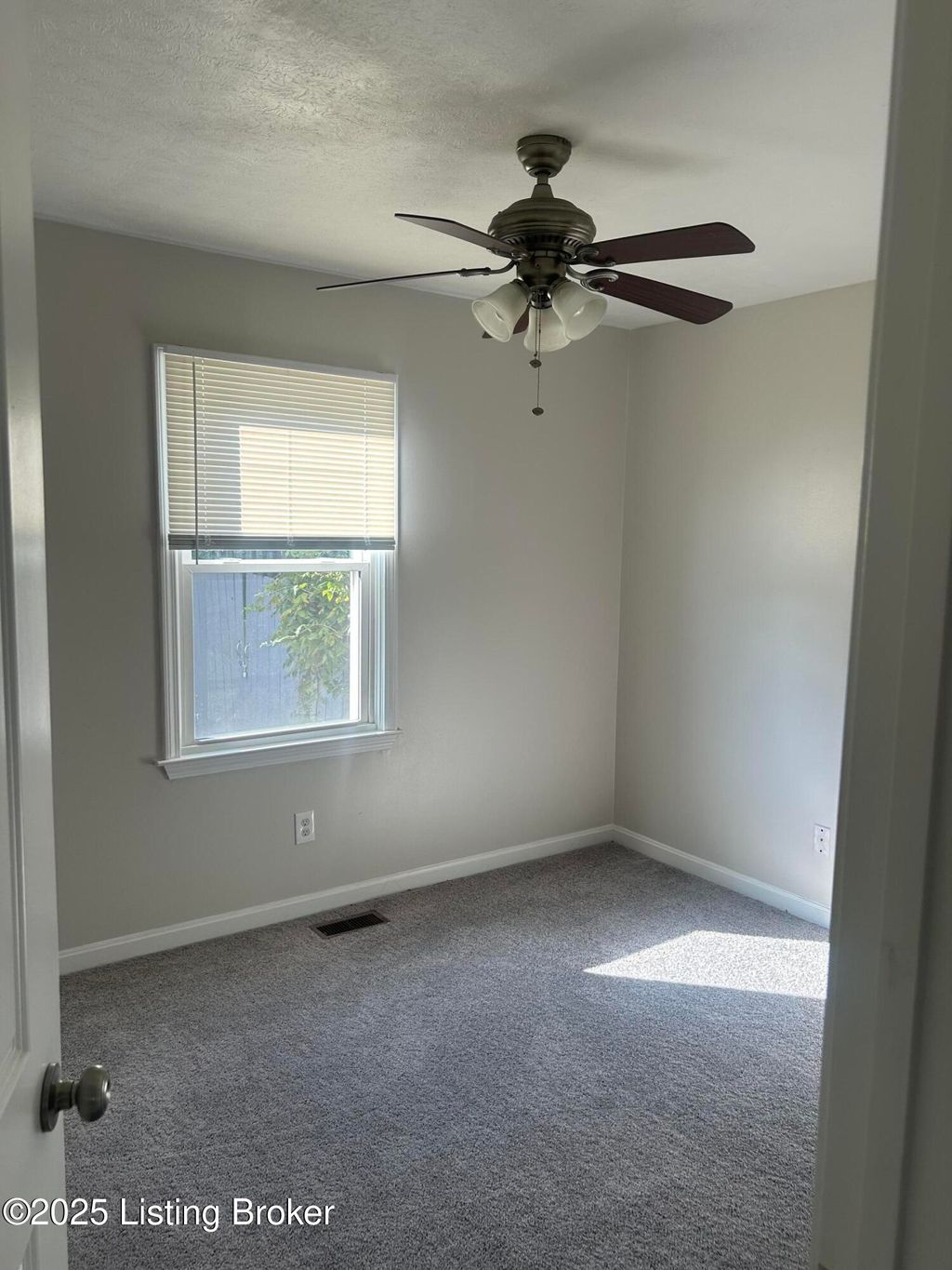 Photo of 1717 Theresa Ave, Louisville, KY 40216 (MLS # 1716208)