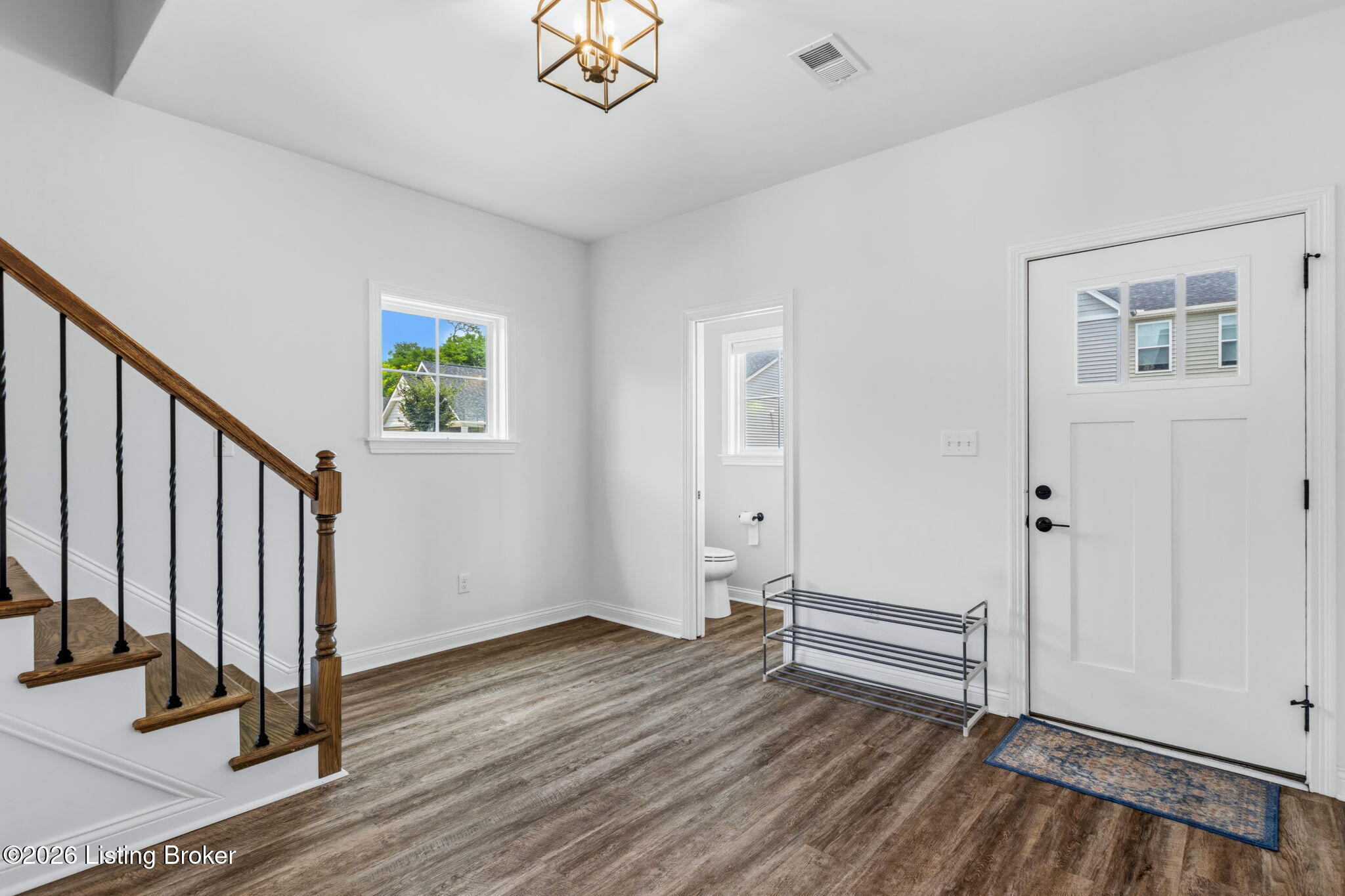406 Railway Dr