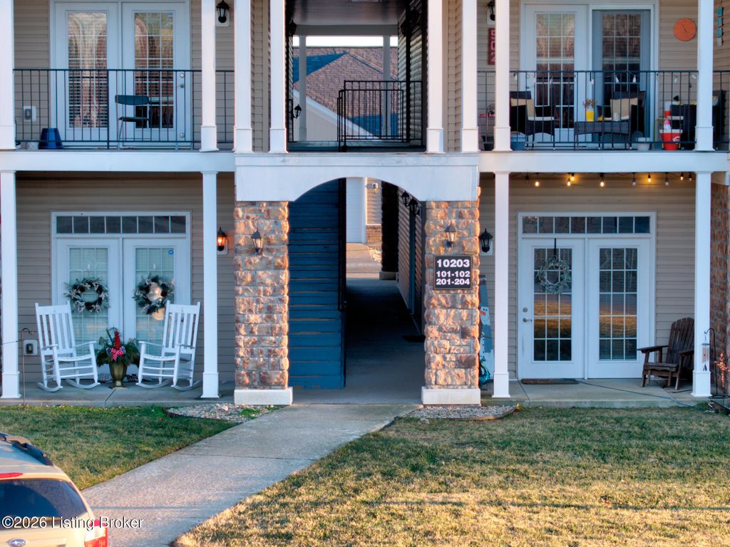 Photo of 10203 Lark Meadow Dr #UNIT 203, Louisville, KY 40291 (MLS # 1707902)