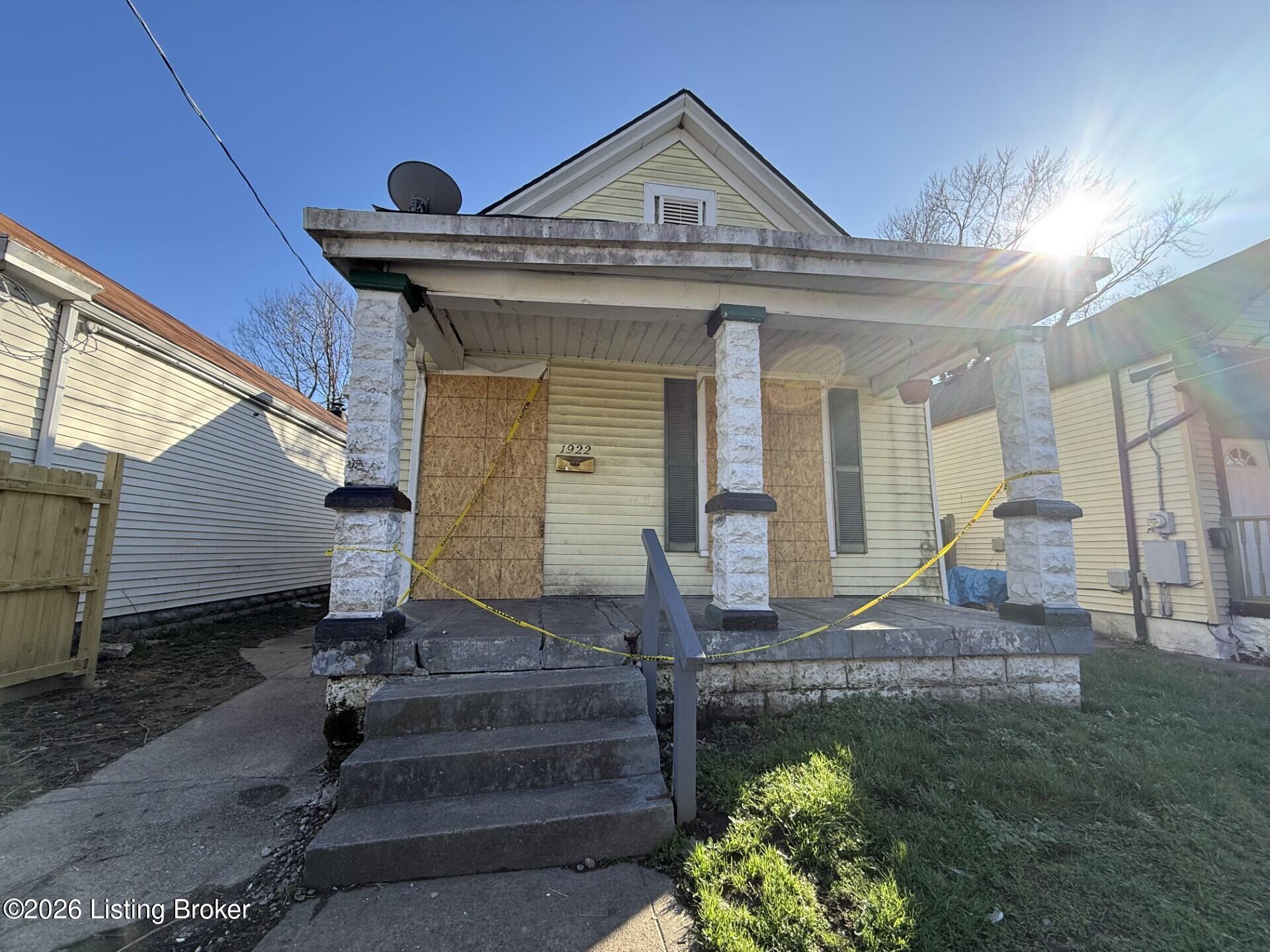 1922 Rowan St