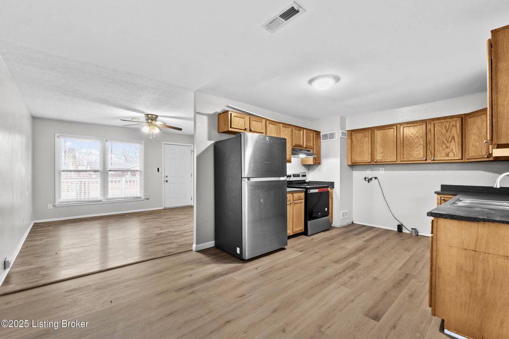 Photo of 9213 New Maple Rd, Louisville, KY 40229 (MLS # 1705792)