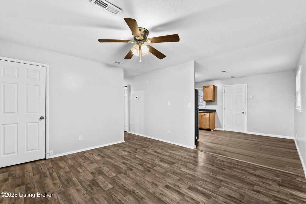 Photo of 9213 New Maple Rd, Louisville, KY 40229 (MLS # 1705792)