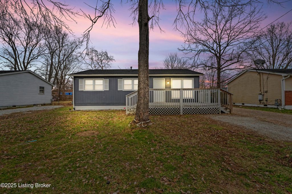 Photo of 9213 New Maple Rd, Louisville, KY 40229 (MLS # 1705792)