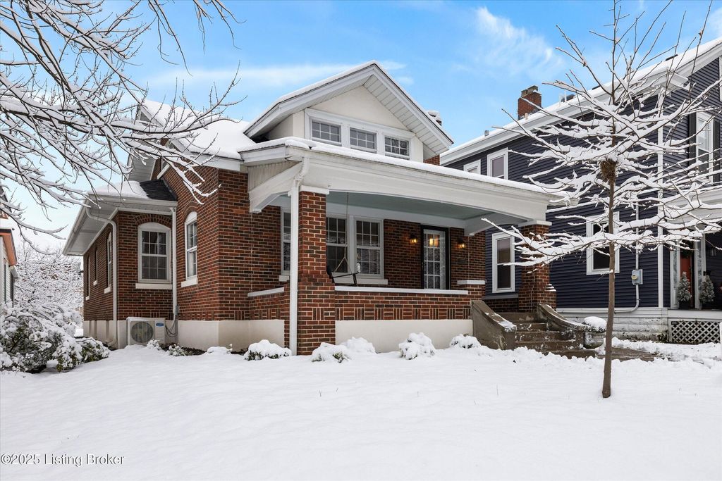 Photo of 1750 Fernwood Ave, Louisville, KY 40205 (MLS # 1704583)