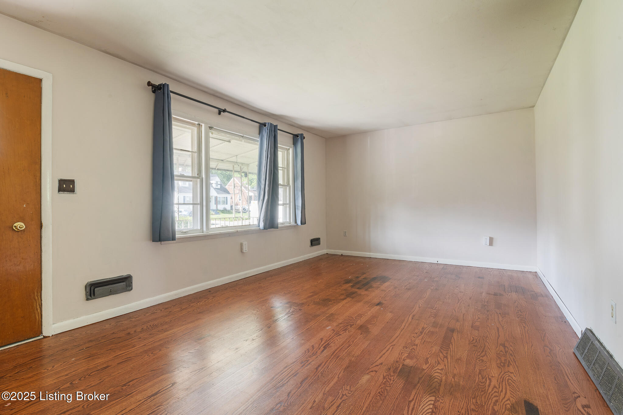 1256 Springdale Dr, Louisville, Kentucky image 8