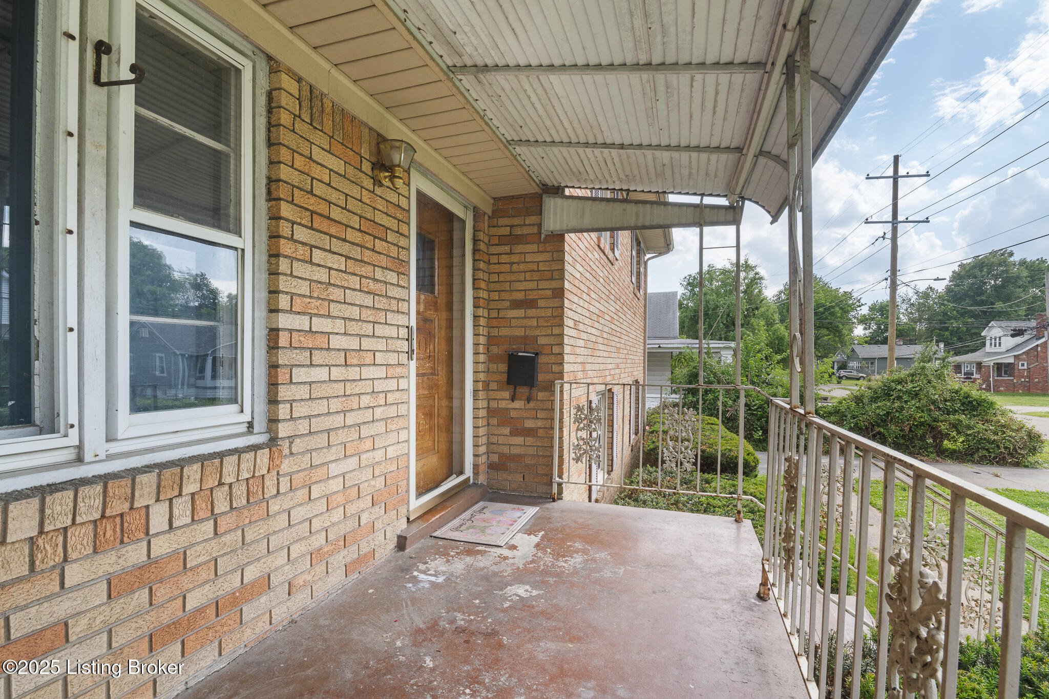 1256 Springdale Dr, Louisville, Kentucky image 4