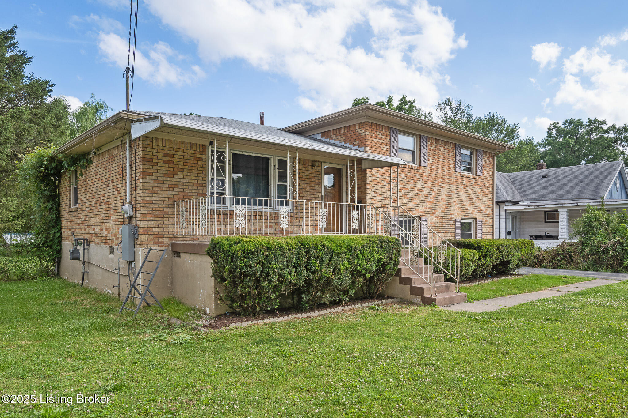 1256 Springdale Dr, Louisville, Kentucky image 2