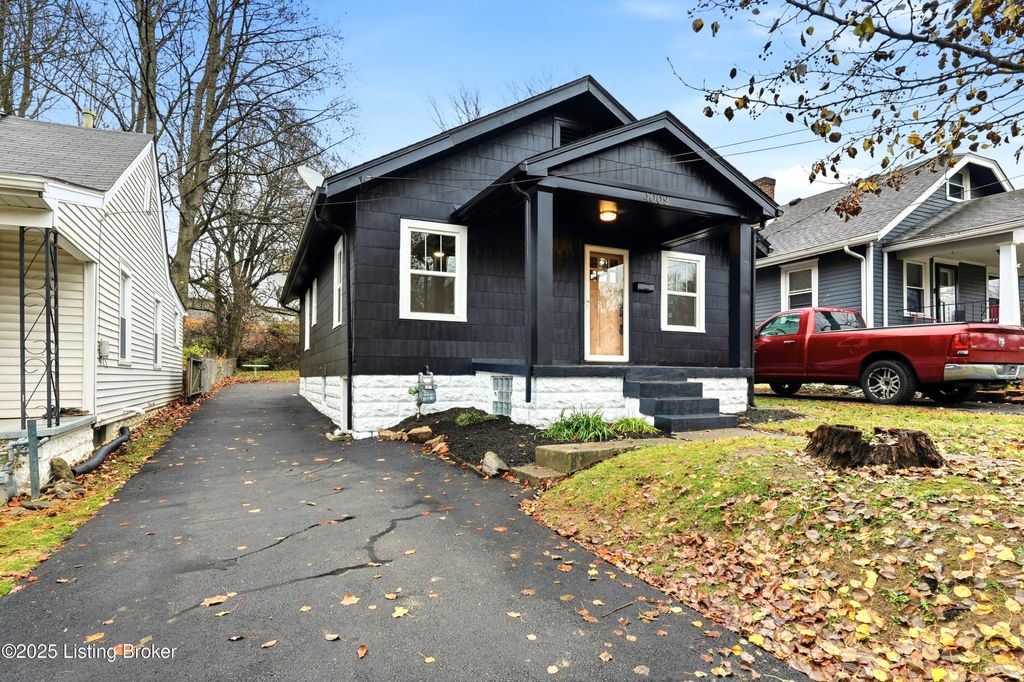 Photo of 4009 Henderson Ave, Louisville, KY 40213 (MLS # 1704056)