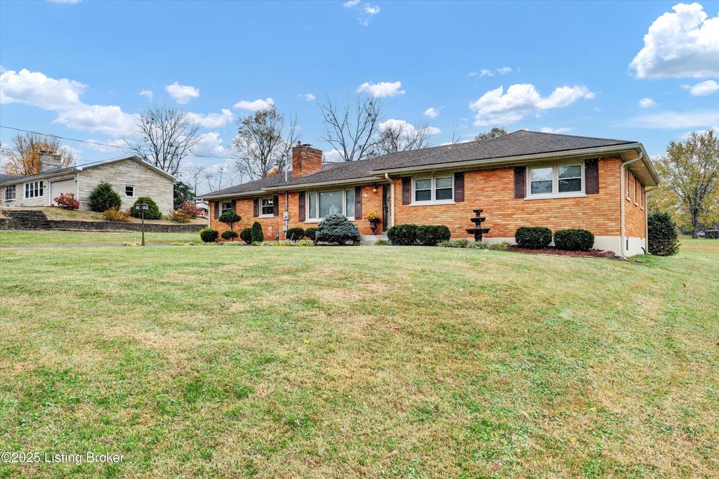 Photo of 6706 Concord Hill Rd, Louisville, KY 40228 (MLS # 1713017)