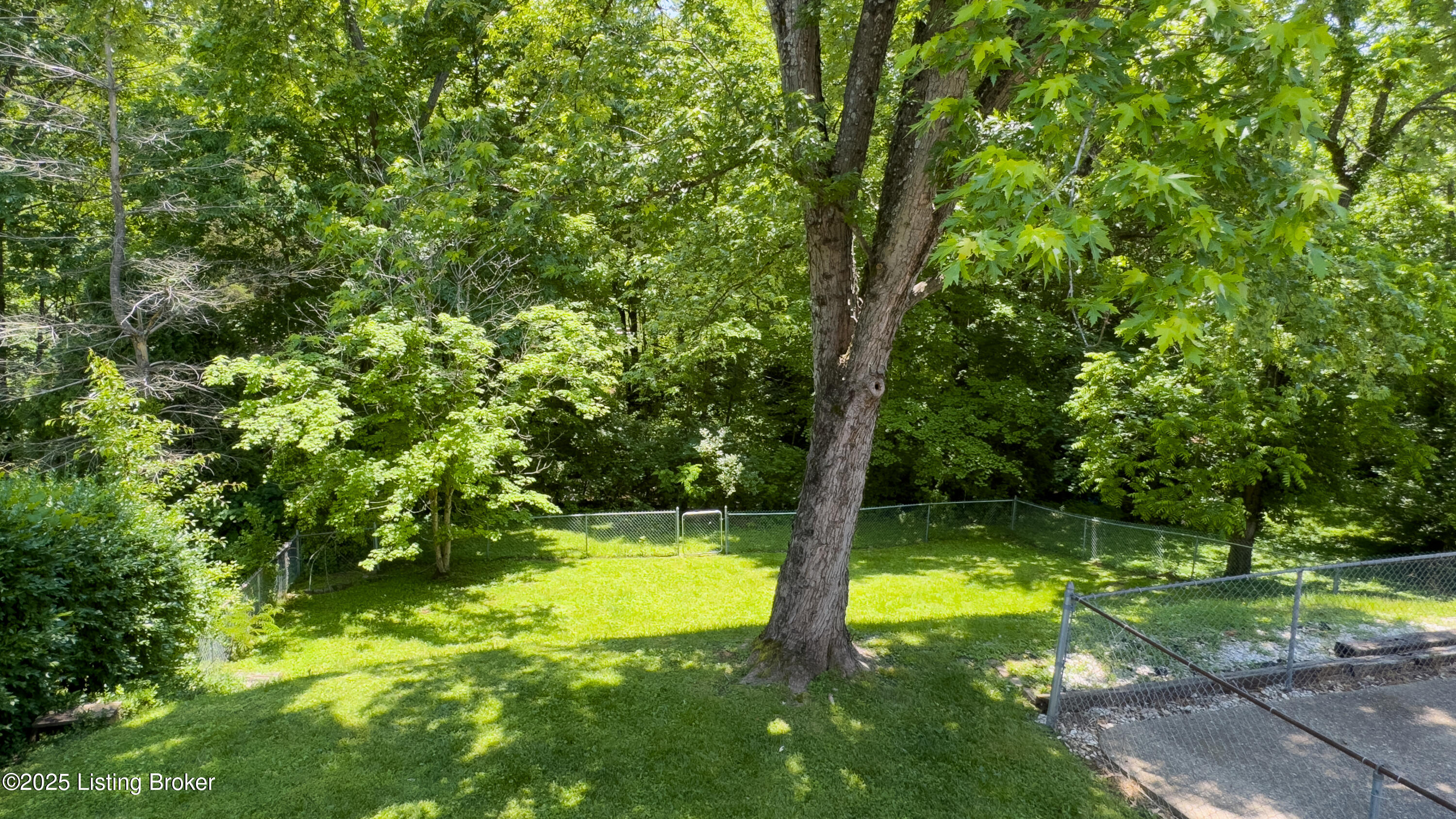 6618 Riverbirch Dr, Pewee Valley, Kentucky image 39