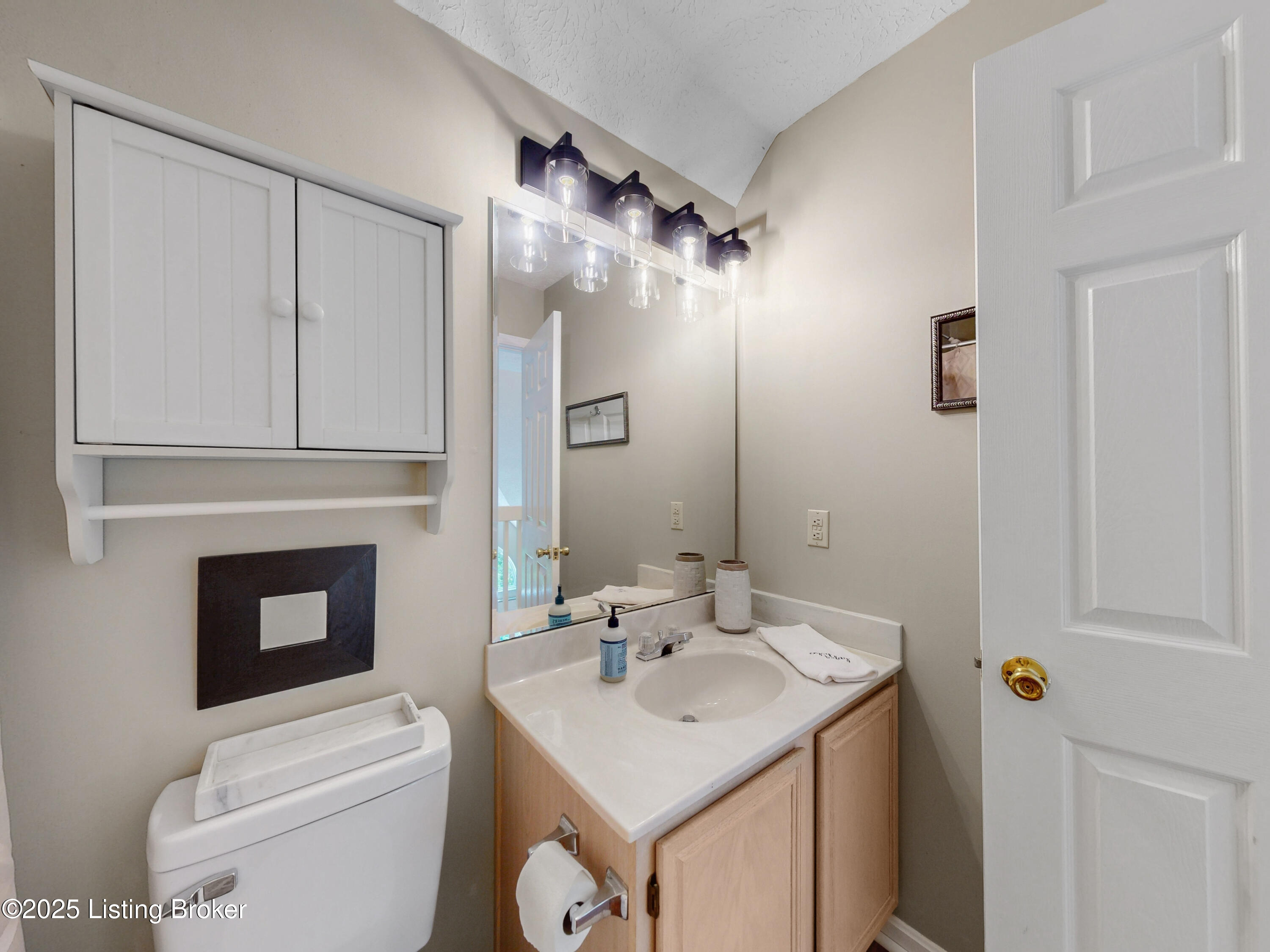 6618 Riverbirch Dr, Pewee Valley, Kentucky image 24