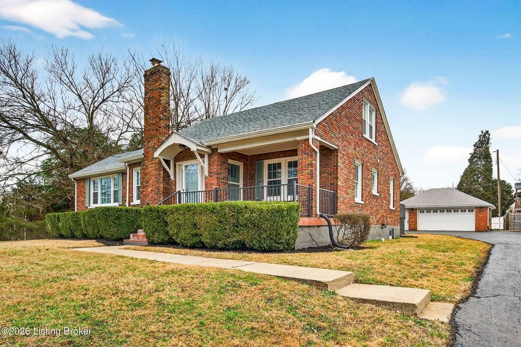 Photo of 10117 Whipps Mill Rd, Louisville, KY 40223 (MLS # 1712672)