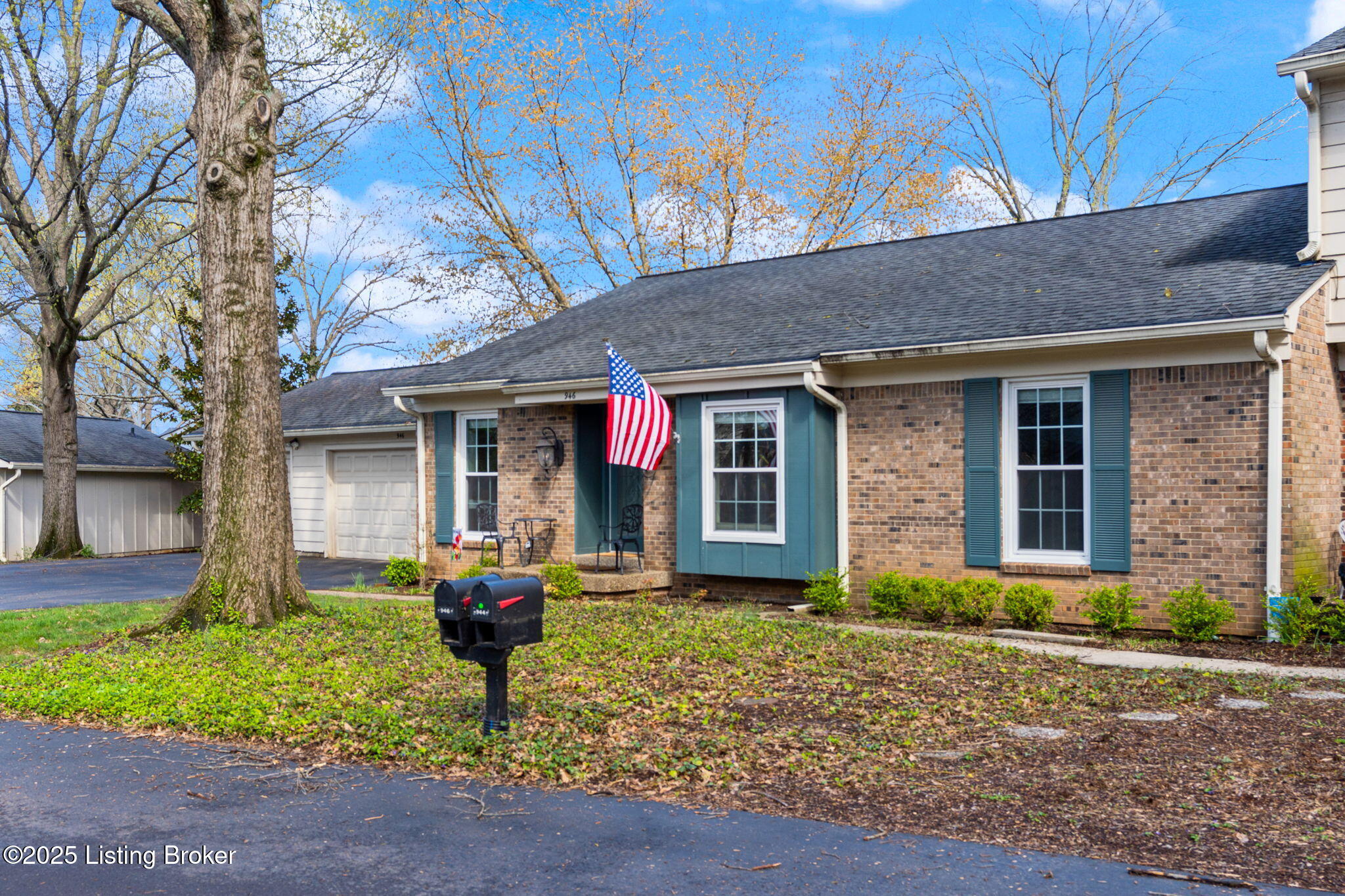 946 Burning Springs Cir, Louisville, Kentucky image 3